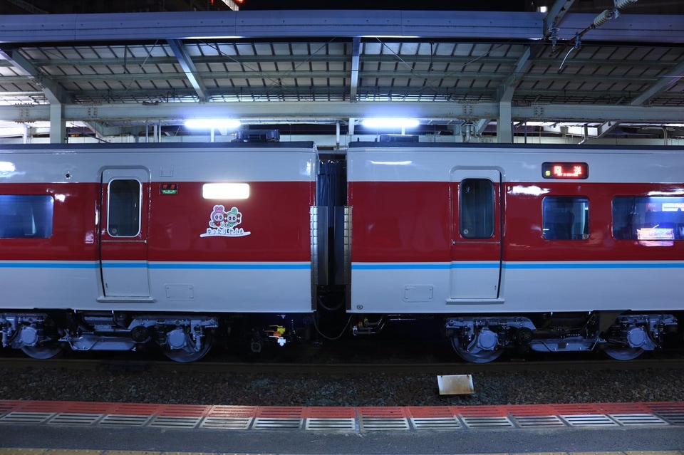 【JR西】381系3両(グレー台車化）後藤総合車両所出場回送の拡大写真