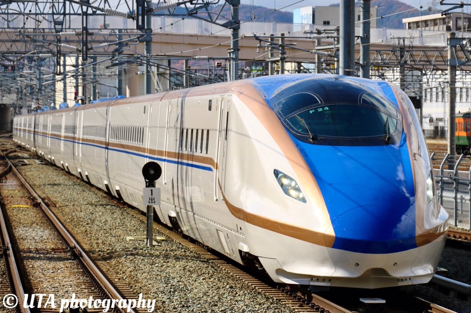 【JR東】E7系F24編成が北陸新幹線で試運転の拡大写真