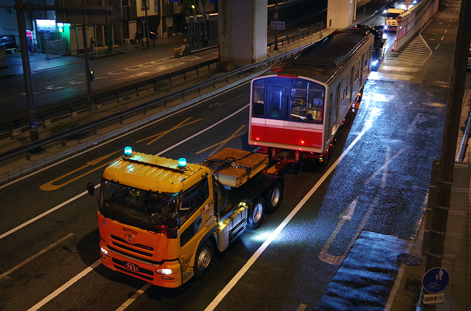 【大阪メトロ】10系1118F廃車に伴う陸送を不明で撮影した写真