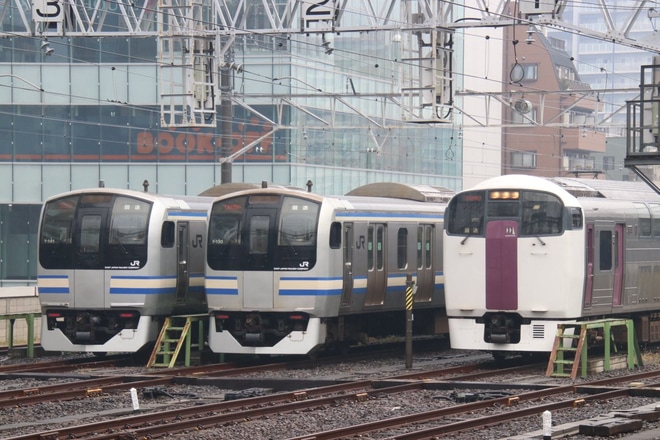 【JR東】215系錦糸町駅留置線乗り入れ開始を錦糸町駅で撮影した写真