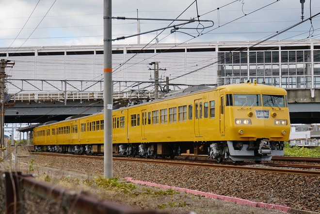 【JR西】117系E-06編成下関総合車両所出場本線試運転を新下関駅付近で撮影した写真