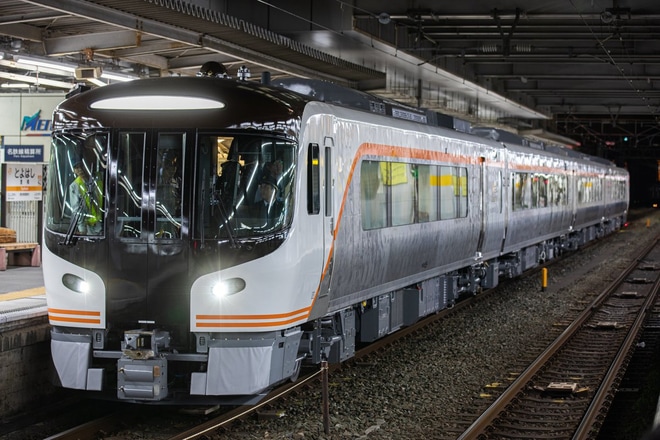 【JR海】HC85系(キハ85後継車)試験走行車が日本車輌を出場を豊橋駅で撮影した写真