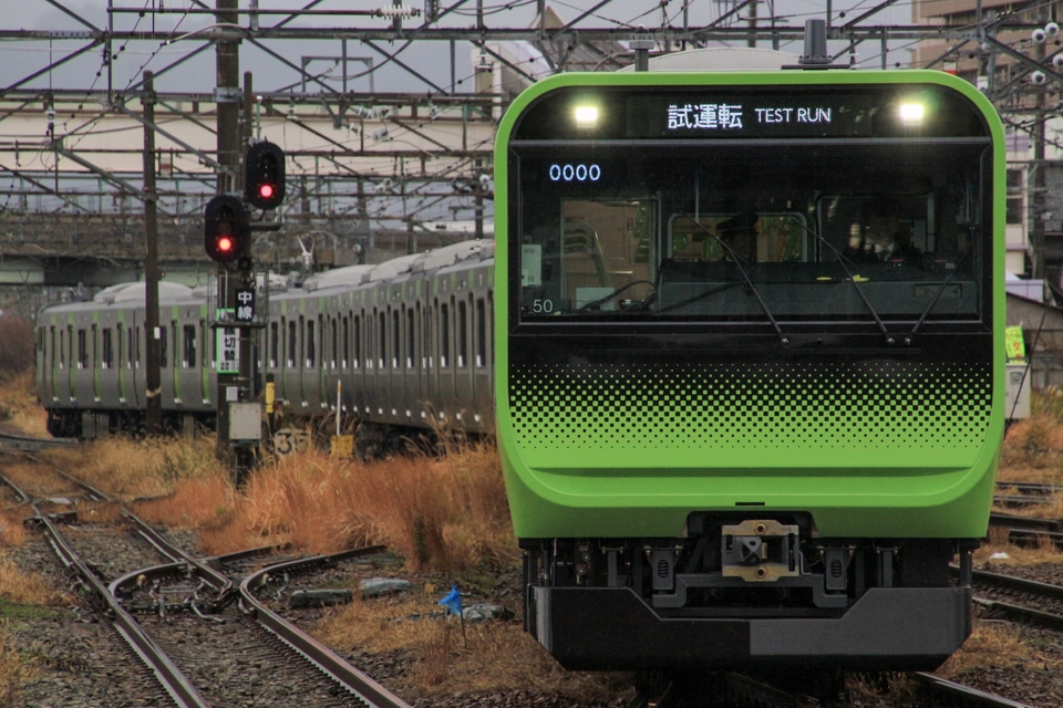 【JR東】E235系トウ50編成 新津公式試運転の拡大写真