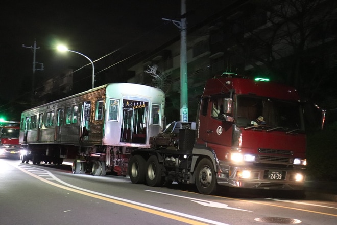 【東急】8500系8633F廃車搬出を不明で撮影した写真