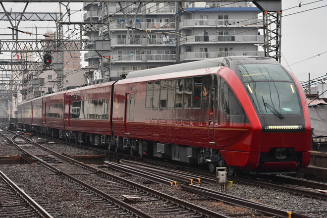 【近鉄】近鉄80000系HV01ひのとりが試運転で上本町などへを鶴橋駅で撮影した写真