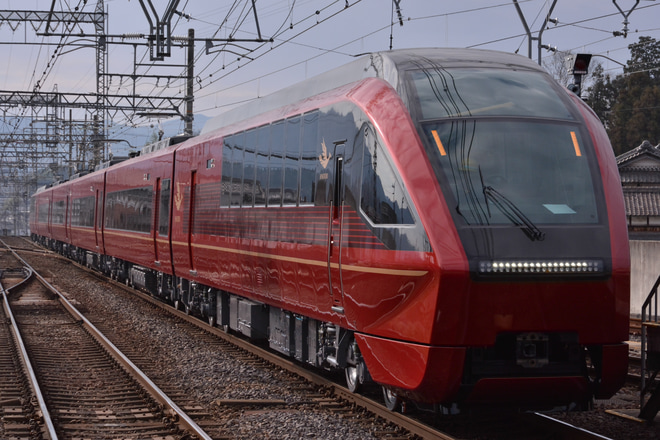 【近鉄】近鉄80000系HV01ひのとりが試運転で上本町などへを名張駅で撮影した写真