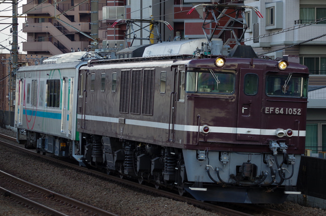 【JR東】クモヤE995系 NE Train スマート電池くん廃車回送を新座駅で撮影した写真