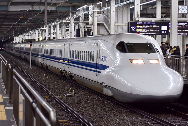 【JR西】700系使用の博多のぞみ運行終了を広島駅で撮影した写真