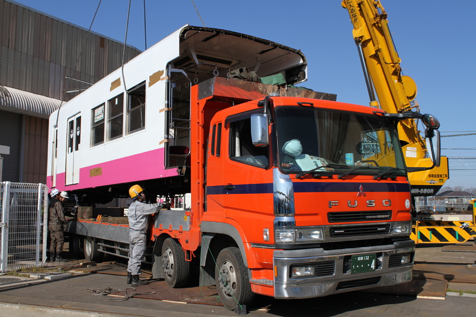 【新京成】8000形8518F廃車搬出の拡大写真