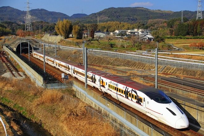 【JR九】「キャタピラー社」のラッピング新幹線を博多～新鳥栖間で撮影した写真
