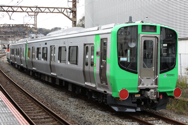 【阿武急】AB900系第2編成 甲種輸送を逗子駅で撮影した写真