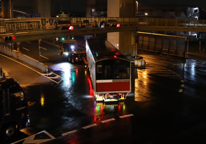 【大阪メトロ】10系1112F廃車に伴う陸送を不明で撮影した写真