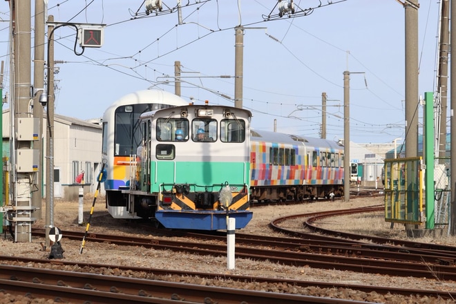 【JR東】485系きらきらうえつ廃車回送を秋田総合車両センター付近で撮影した写真