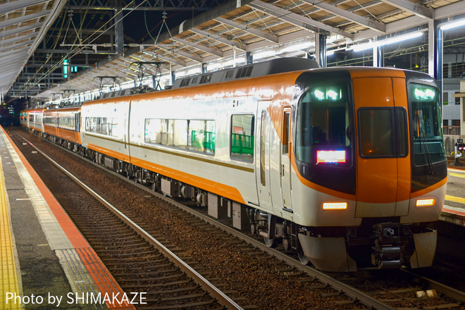 【近鉄】汎用特急ブツ8 運転を四日市駅で撮影した写真