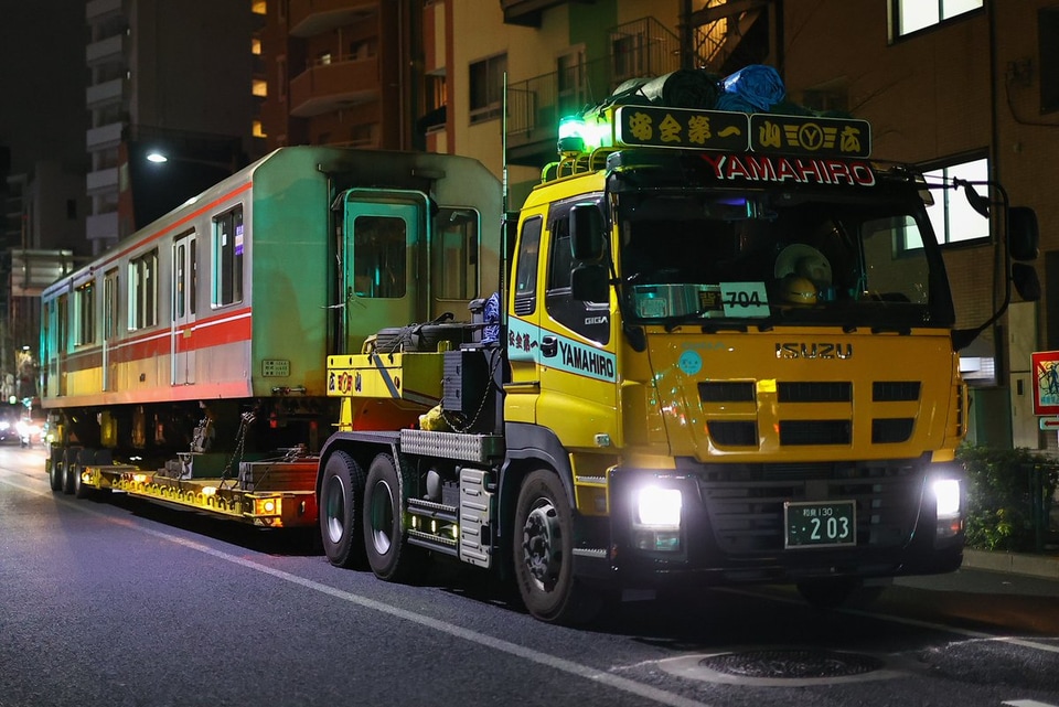 【メトロ】02系02-120F廃車陸送の拡大写真