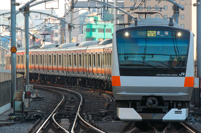 【JR東】中央線E233系 早朝深夜時間帯の各駅停車が運転終了を東京駅で撮影した写真