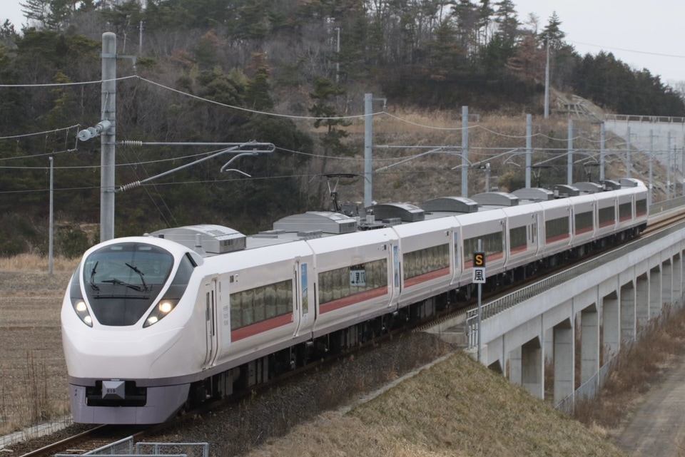 【JR東】特急ひたちが仙台へ、常磐線全線再開の拡大写真