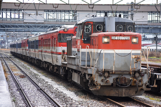 【JR東】キハ40系列7両ミャンマー譲渡甲種を新津駅で撮影した写真
