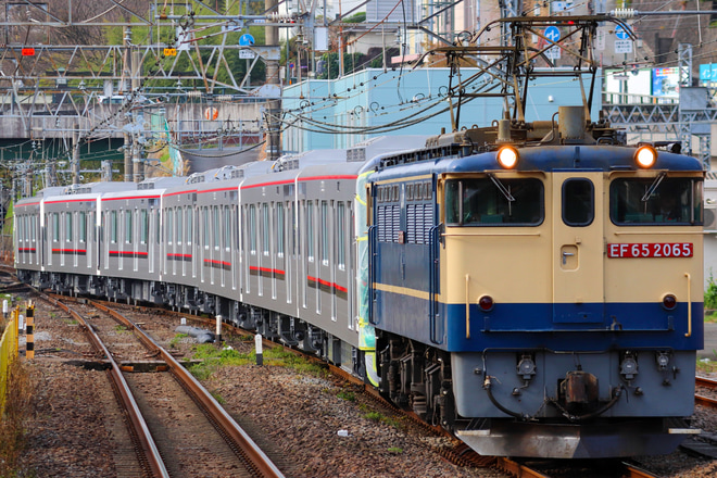 【東武】70090型71794F甲種輸送を小田原駅で撮影した写真