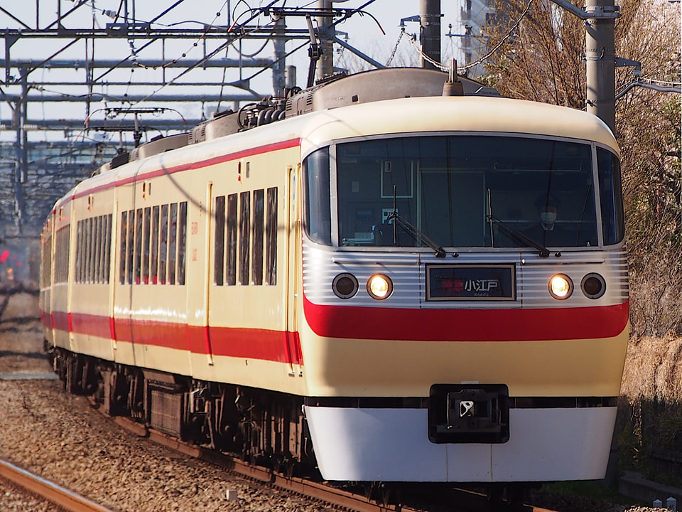 【西武】10000系10105F(レッドアロークラシック塗装) 新宿線車両所へ転属し運用開始の拡大写真