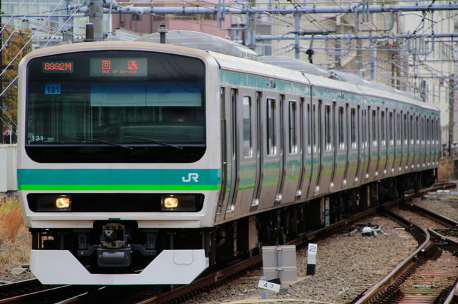 【JR東】E231系マト131編成東京総合車両センター出場回送を新宿駅で撮影した写真