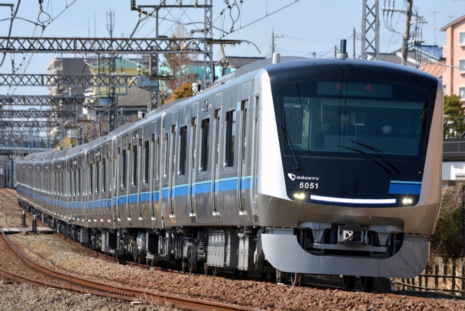 【小田急】新型通勤電車5000形営業運転開始の拡大写真