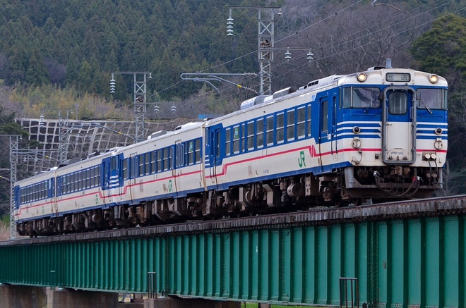 【JR東】キハ40系列4両酒田運輸区疎開返却を不明で撮影した写真