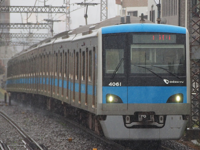 【小田急】4000形4061F 出場試運転を愛甲石田駅で撮影した写真
