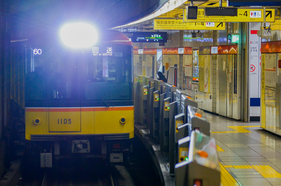 【メトロ】1000系1105F小石川車両基地出場回送の拡大写真