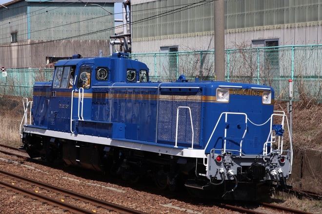 【東武】DE10-1109が北斗星風に青くなり構内試運転を秋田総合車両センター付近で撮影した写真
