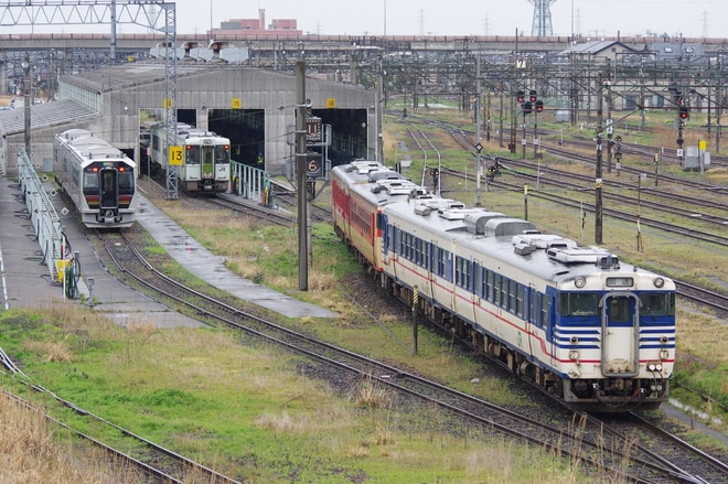 【JR東】キハ40系列4両酒田運輸区疎開返却(20200401)を新津運輸区付近で撮影した写真