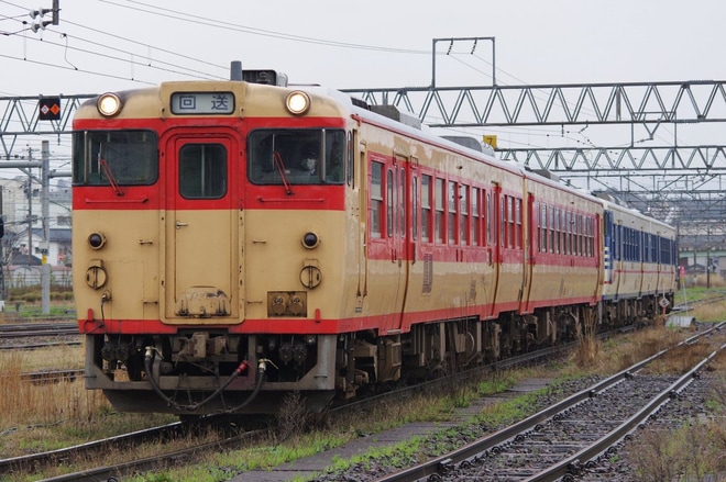 【JR東】キハ40系列4両酒田運輸区疎開返却(20200401)を新津駅で撮影した写真