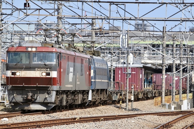 【JR貨】EF66-27とEH500-4の重連牽引による5097レを府中本町駅付近で撮影した写真