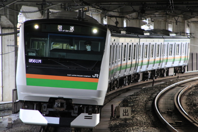 【JR東】E233系ヤマU226編成 訓練返却回送を赤羽駅で撮影した写真