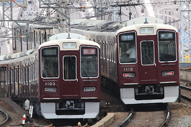 【阪急】1000系 1003F返却回送を十三駅で撮影した写真