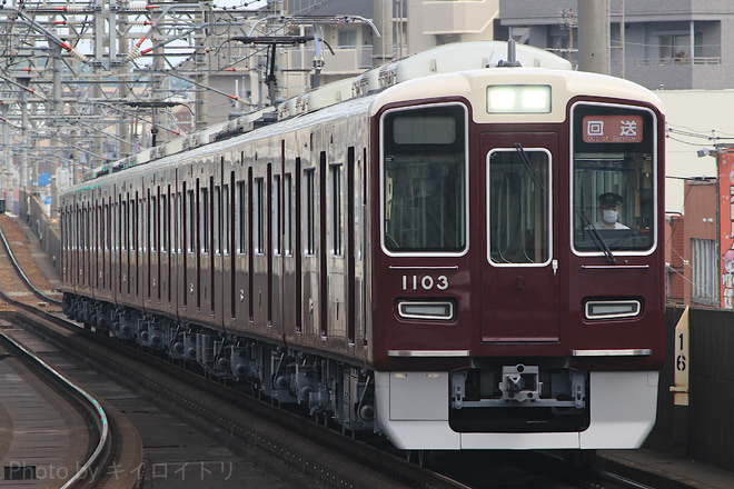 【阪急】1000系 1003F返却回送を池田駅で撮影した写真