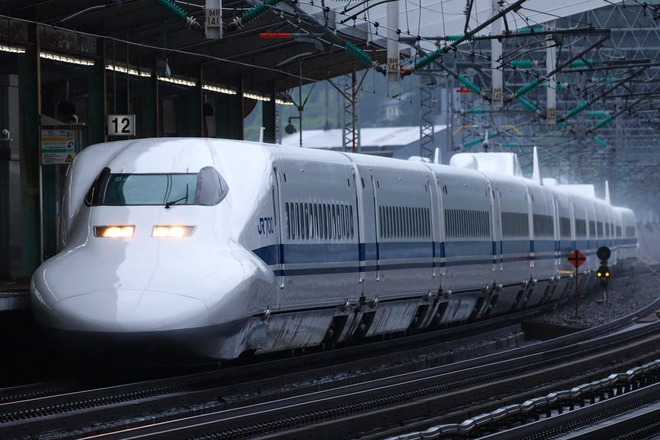 【JR西】700系B4編成(16両)検査出場試運転を新山口駅で撮影した写真