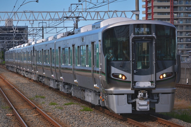 【JR西】227系1000番台6両 近畿車輛出場を堅田駅で撮影した写真