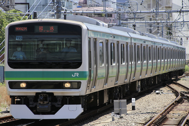 【JR東】E231系マト133編成東京総合車両センター出場回送を新宿駅で撮影した写真