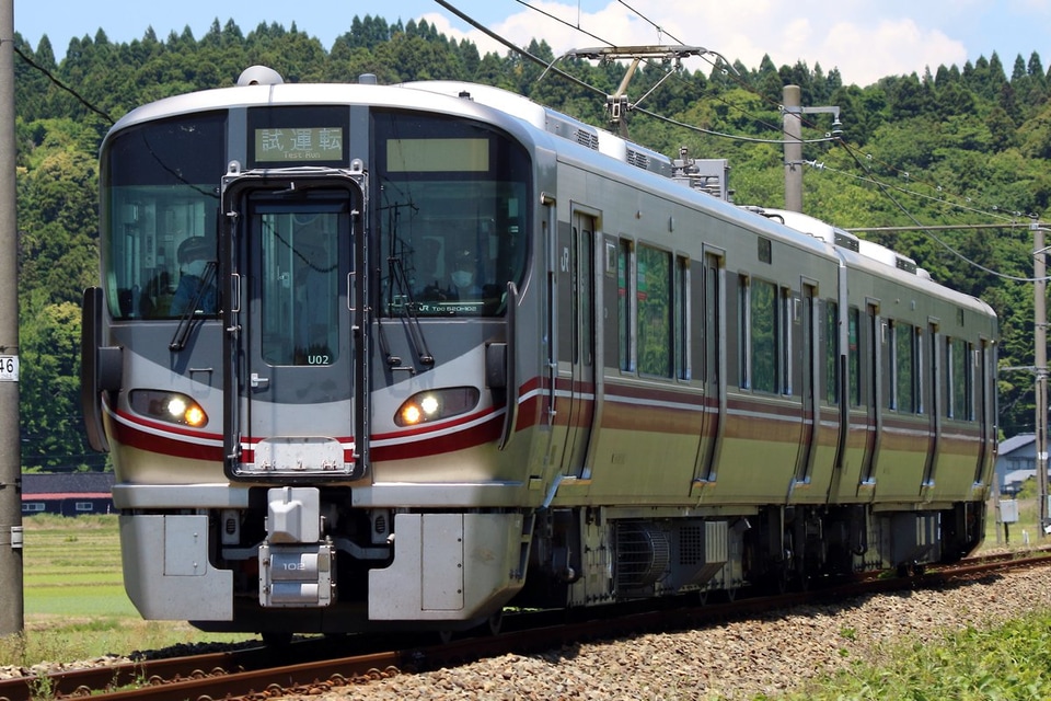 【JR西】521系100番台七尾線で試運転の拡大写真