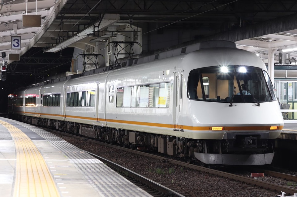 【近鉄】21000系UL06西大寺から富吉へ回送の拡大写真