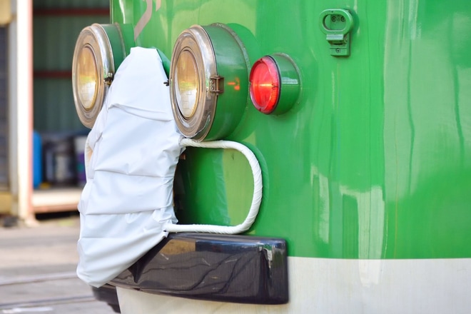 【札幌市交】市電にマスク取り付けを電車事業所で撮影した写真
