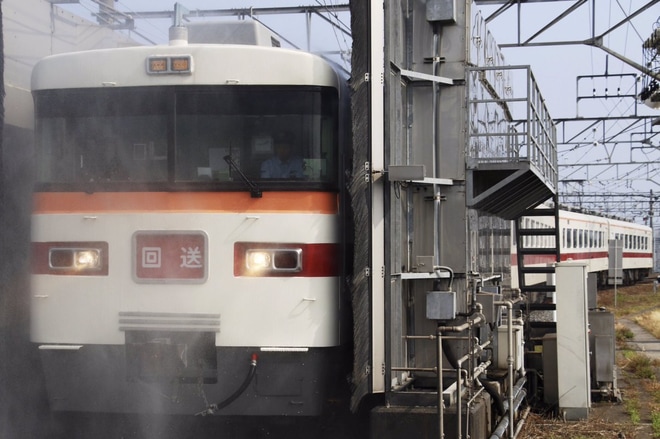 【東武】350系353F南栗橋への転属回送を南栗橋車両管区新栃木出張所付近で撮影した写真