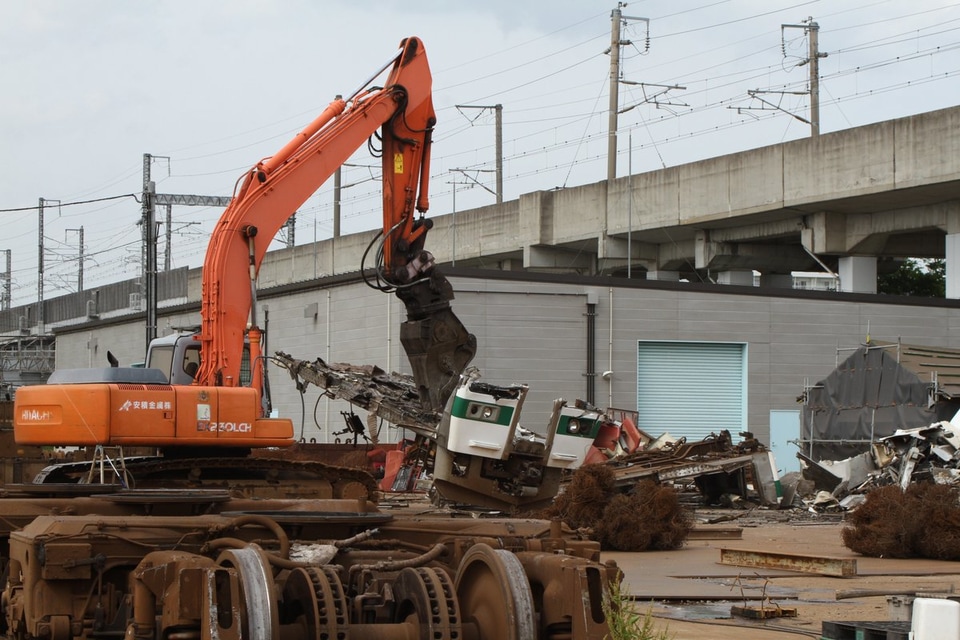 【JR東】元719系H-17編成郡山総合車両センターで解体中の拡大写真