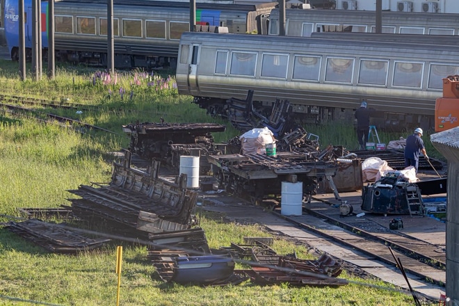 【JR北】キハ283系が五稜郭車両所で解体中を五稜郭車両所付近で撮影した写真