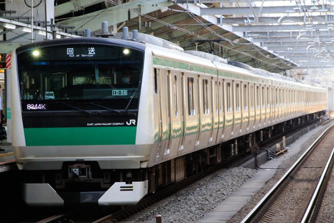 【JR東】E233系ハエ126編成東京総合車両センター入場回送を赤羽駅で撮影した写真