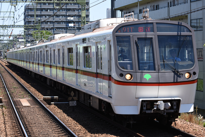 【都営】5300形5309編成廃車回送を京急東神奈川駅で撮影した写真