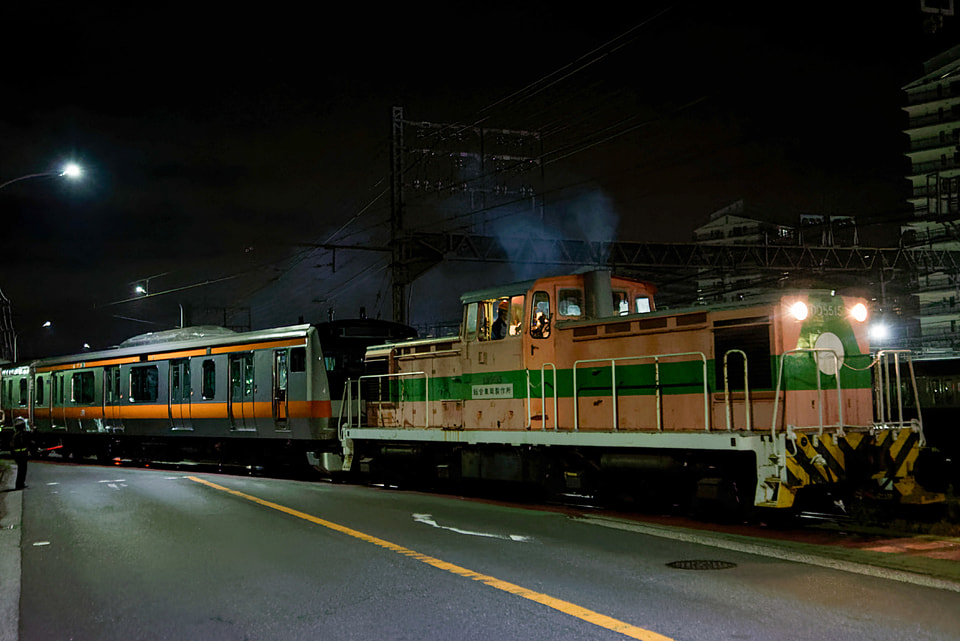 【JR東】E233系トタT71編成 J-TREC横浜事業所 出場の拡大写真