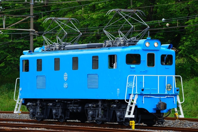 【秩鉄】デキ302が水色になり試運転を広瀬川原駅付近で撮影した写真