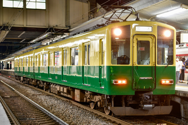 【近鉄】1440系 VW38 (三重交通復刻塗装) 出場回送を松阪駅で撮影した写真